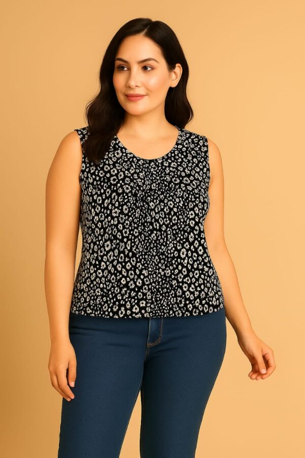 women fasionable TOP size- L colour black amd white