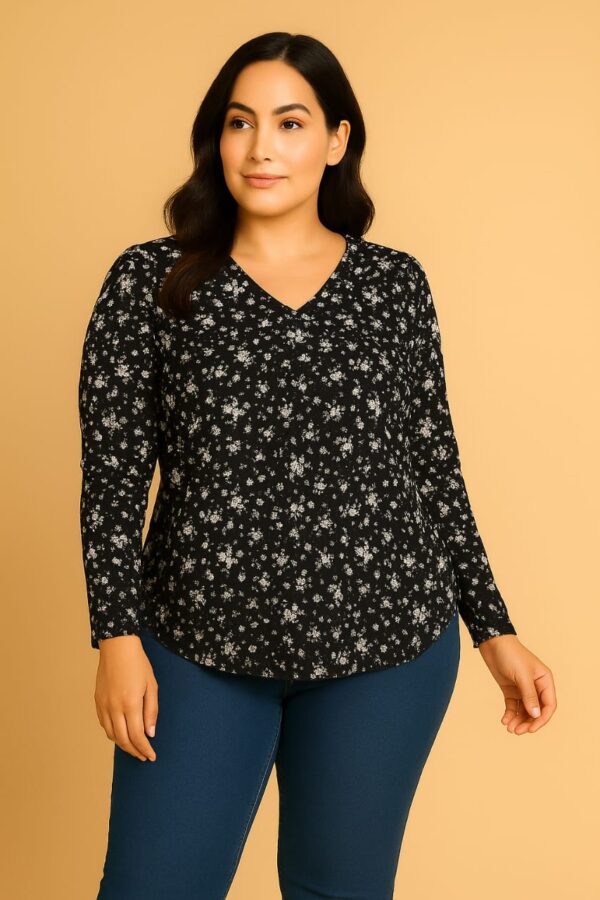 women fasionable lycra TOP size- M colour:-  black and white
