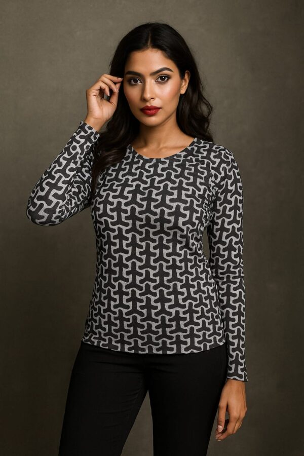 women fasionable lycra TOP size-s colour:- black and white
